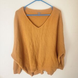 Charlotte Russe Yellow V-Neck Sweater with Size L